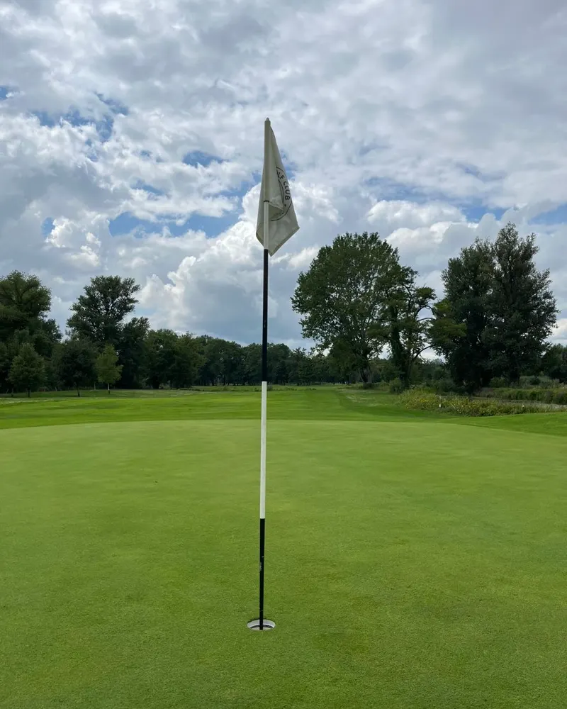 Example post for a golf club